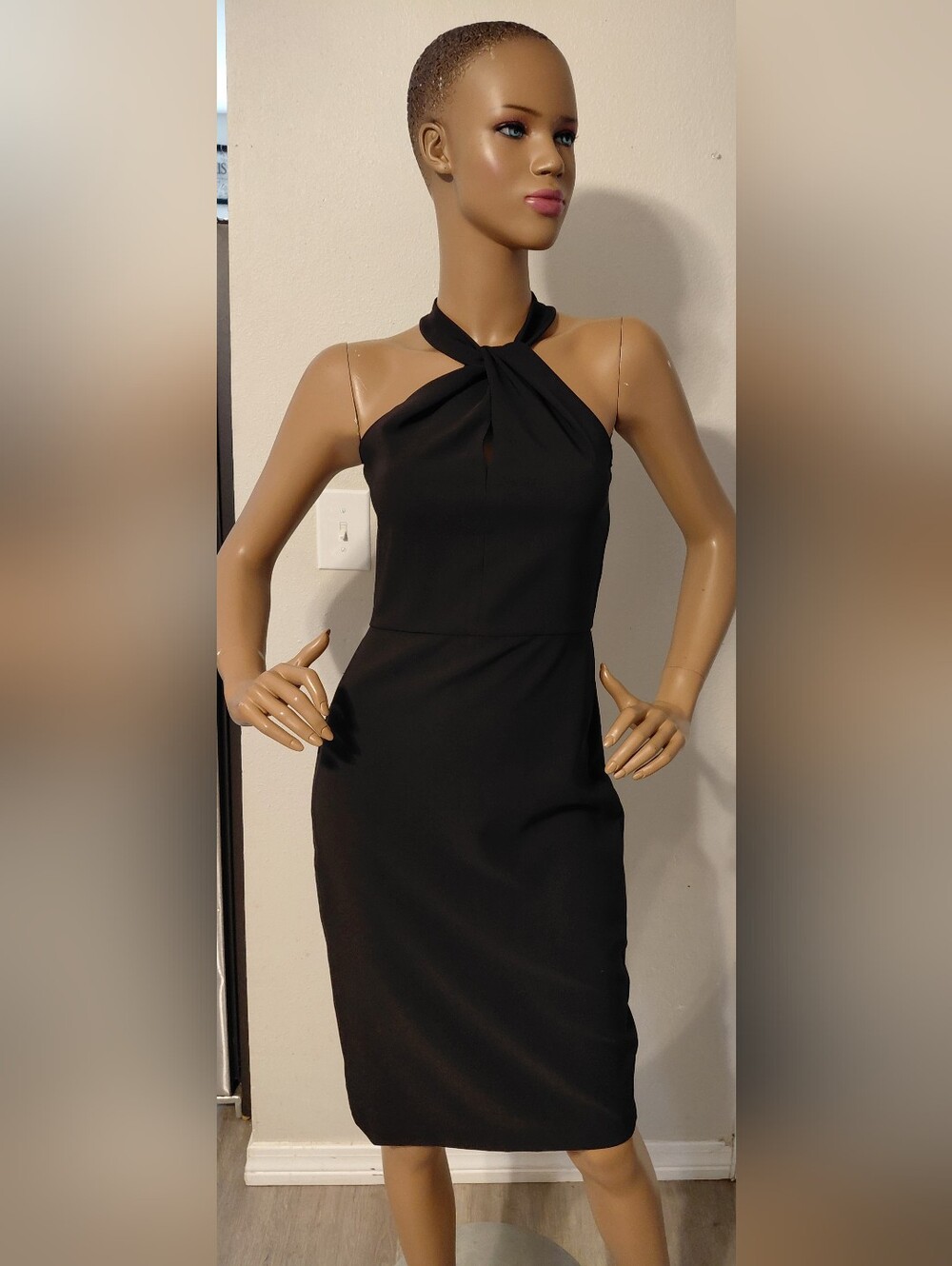 Just...Taylor Black One-Shoulder Twist Keyhole Dress